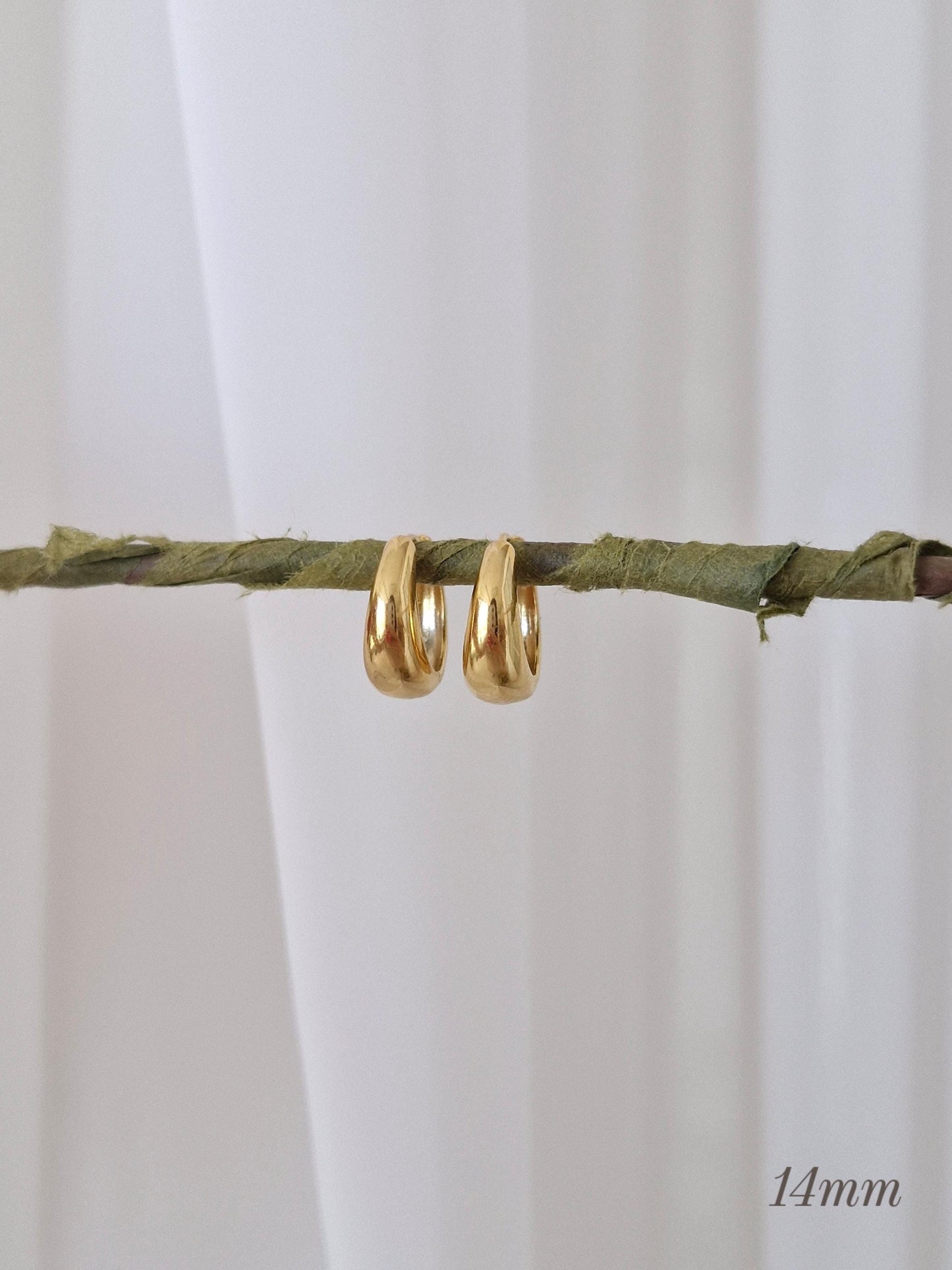 12mm 14mm 16mm 18mm Hinged Teardrop Hoop Earrings. 925 Sterling Silver Gold Plated, Minimalist Chunky Huggie Hoops. Price for pair.