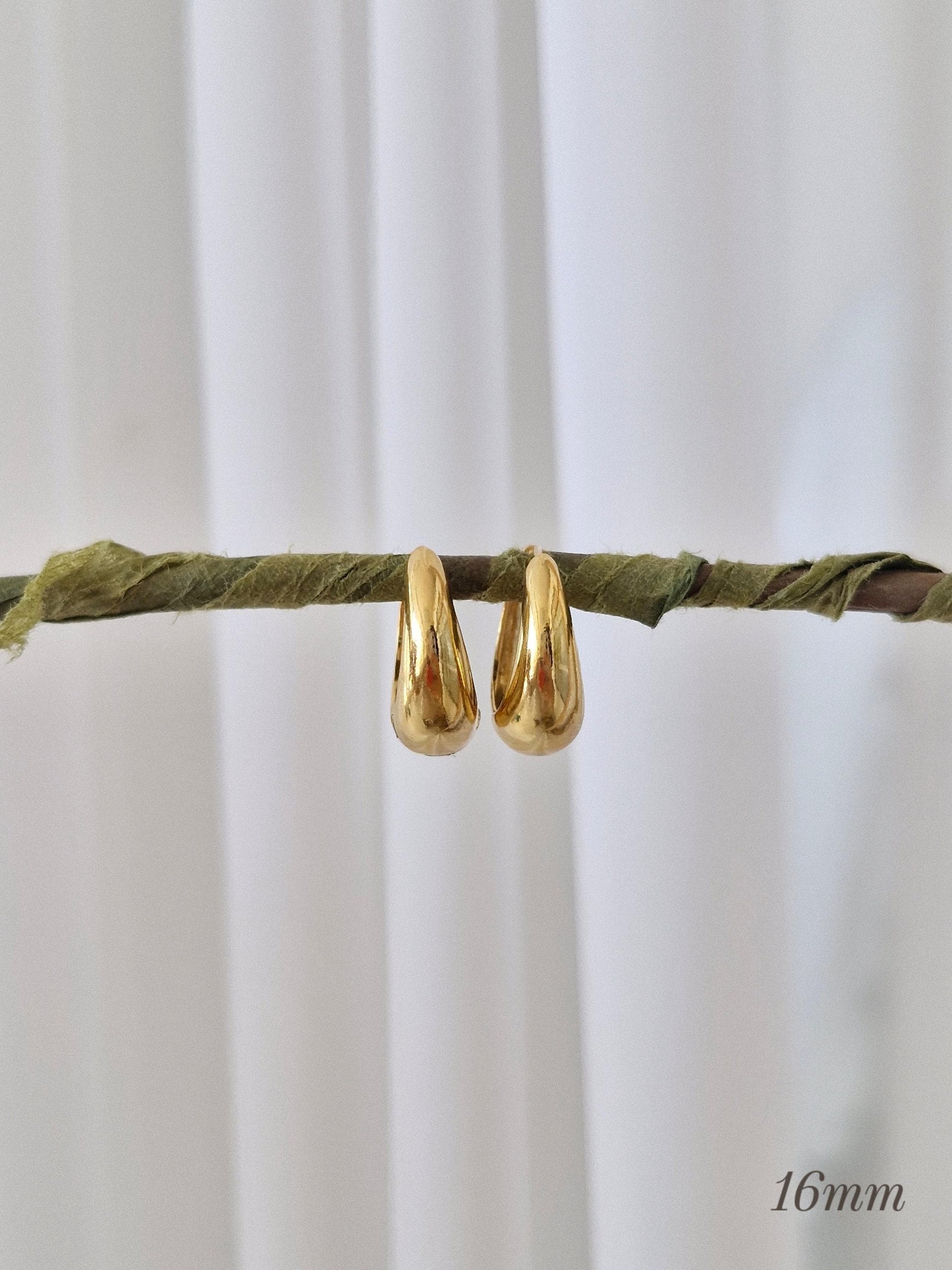 12mm 14mm 16mm 18mm Hinged Teardrop Hoop Earrings. 925 Sterling Silver Gold Plated, Minimalist Chunky Huggie Hoops. Price for pair.