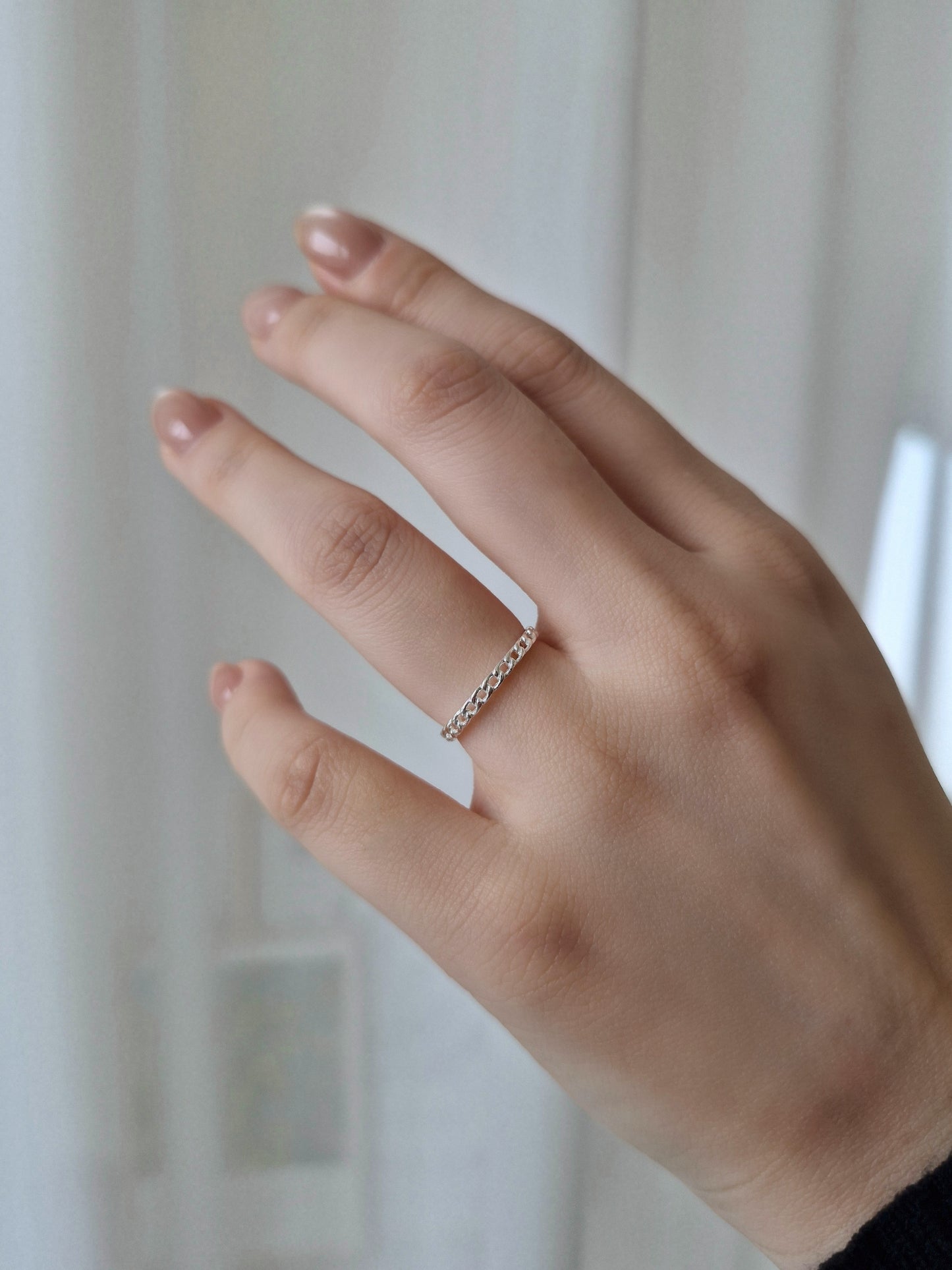 Chain Ring. Minimal Interlocking Band, Everyday Stacking Ring. sterling silver, 14K