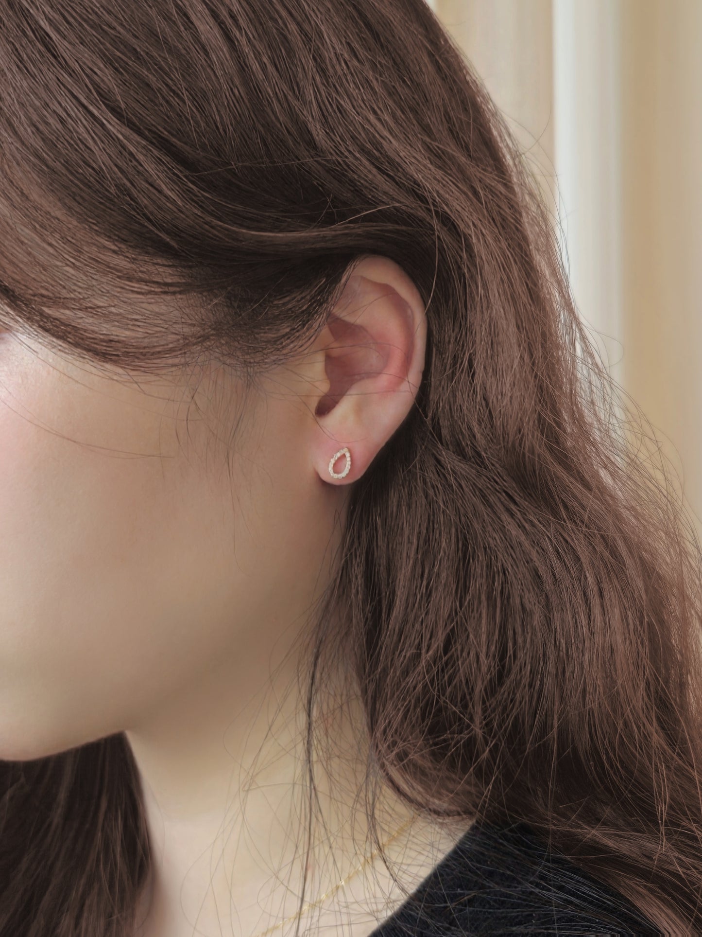 14k solid gold Teardrop Pave Stud piercing. Minimal Gold Drop Stud, Moissanite, Lab diamond.