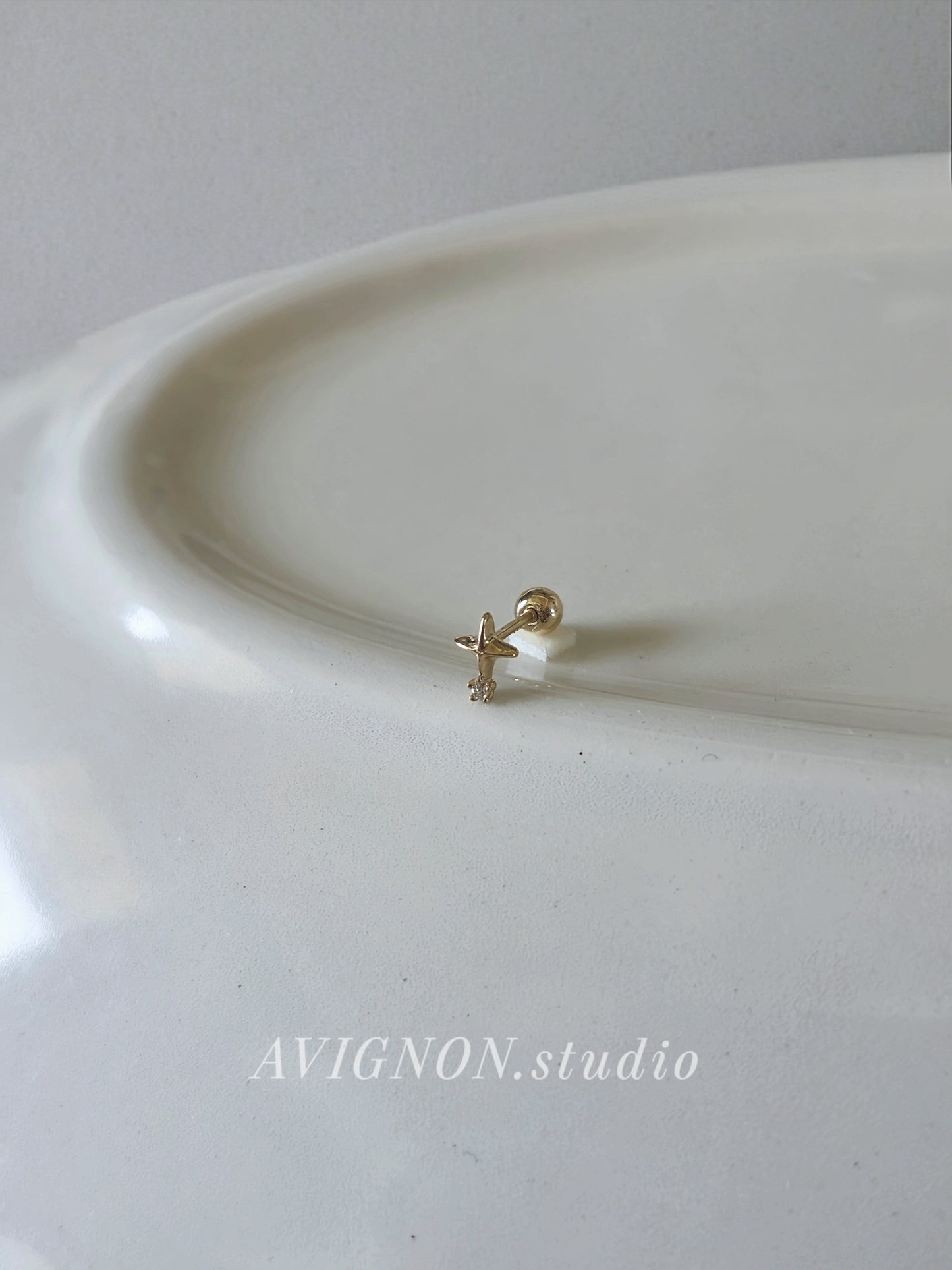 14K Solid Gold Star Stud Earring, Dainty CZ Accent, Minimal Tiny Star, Cartilage Helix Piercing.