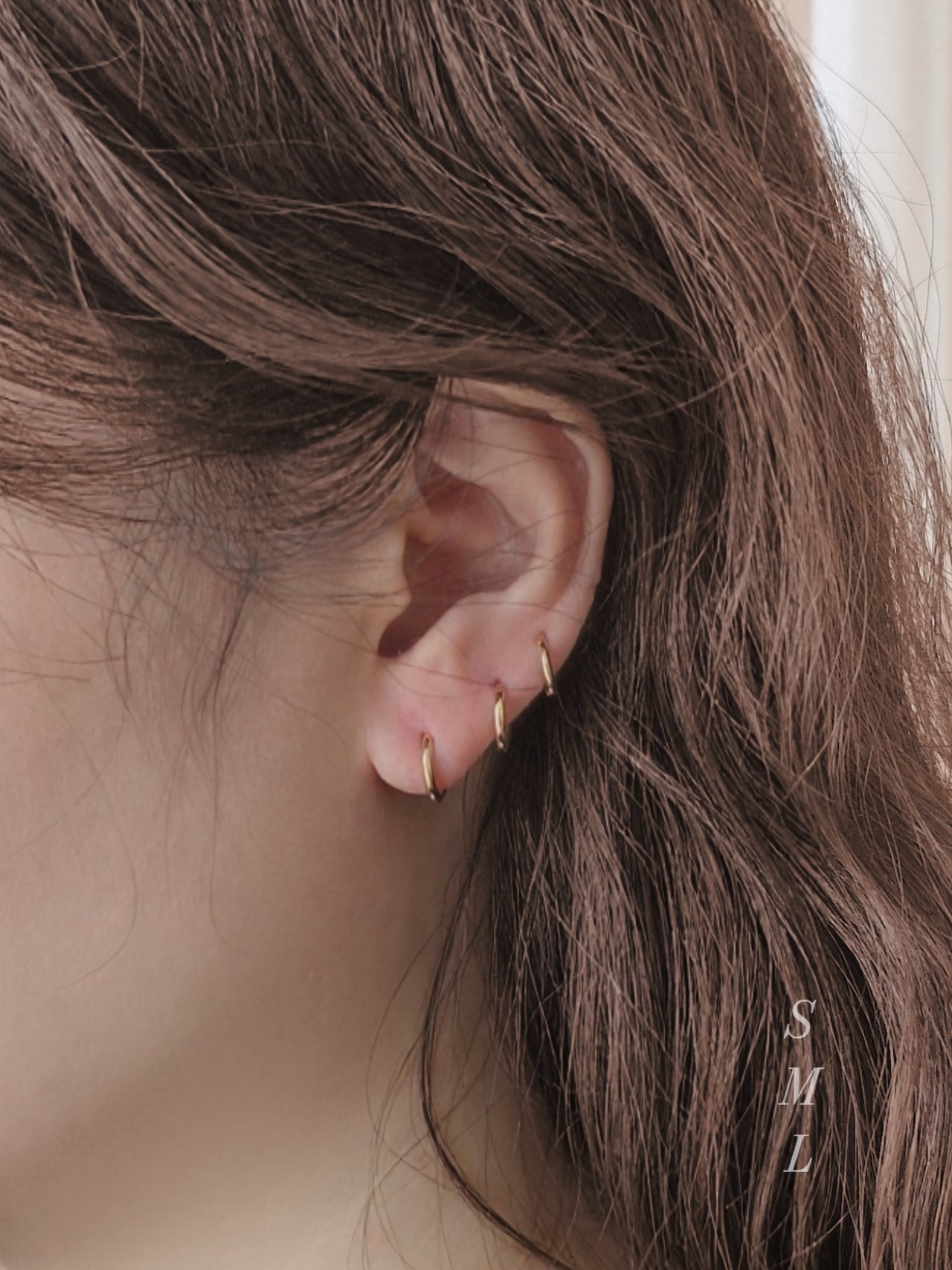 Minimal Huggie Hoop Earrings – 14K / 18K Solid Gold Small Clicker Hoops.