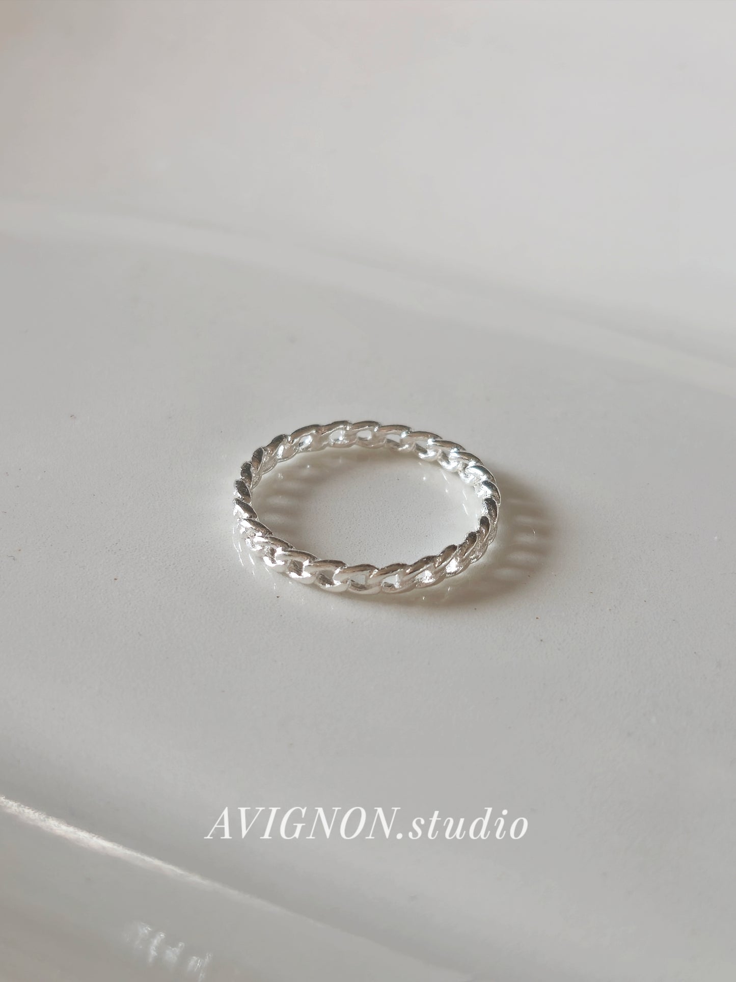 Chain Ring. Minimal Interlocking Band, Everyday Stacking Ring. sterling silver, 14K