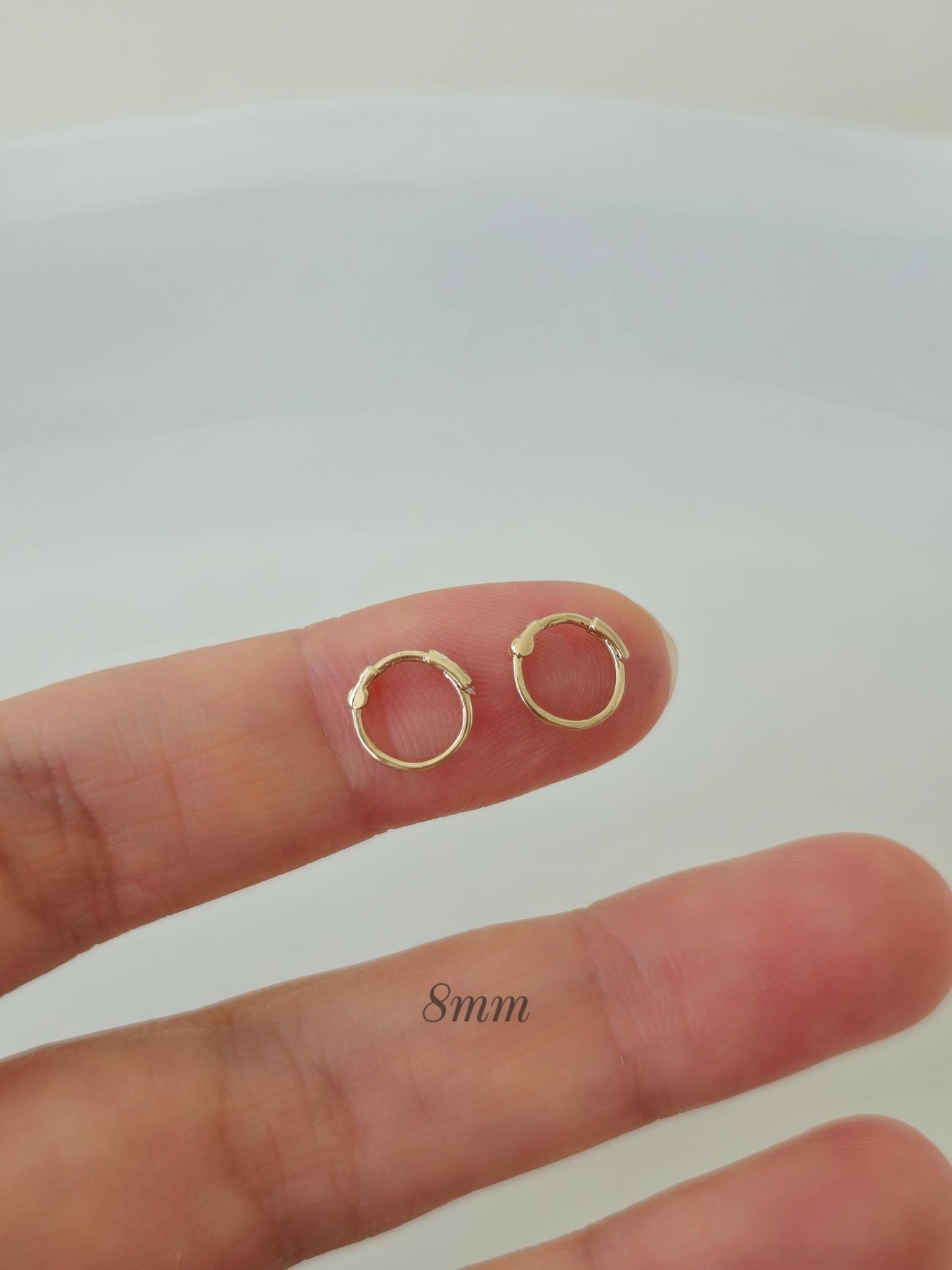 sleek Thin slim 14k solid gold Hinged clicker.