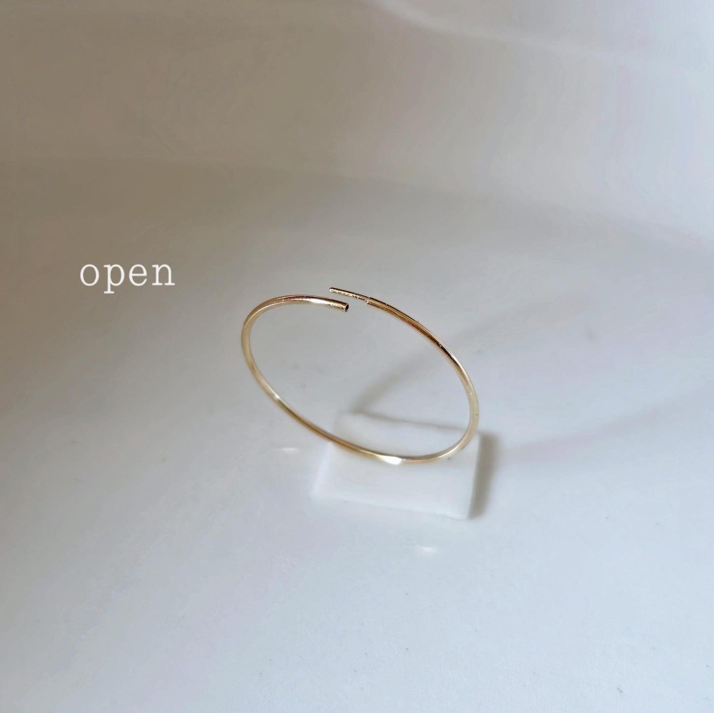 slim thin 14k solid gold hoop. wire hoop earring.10mm 14mm 21mm 27mm