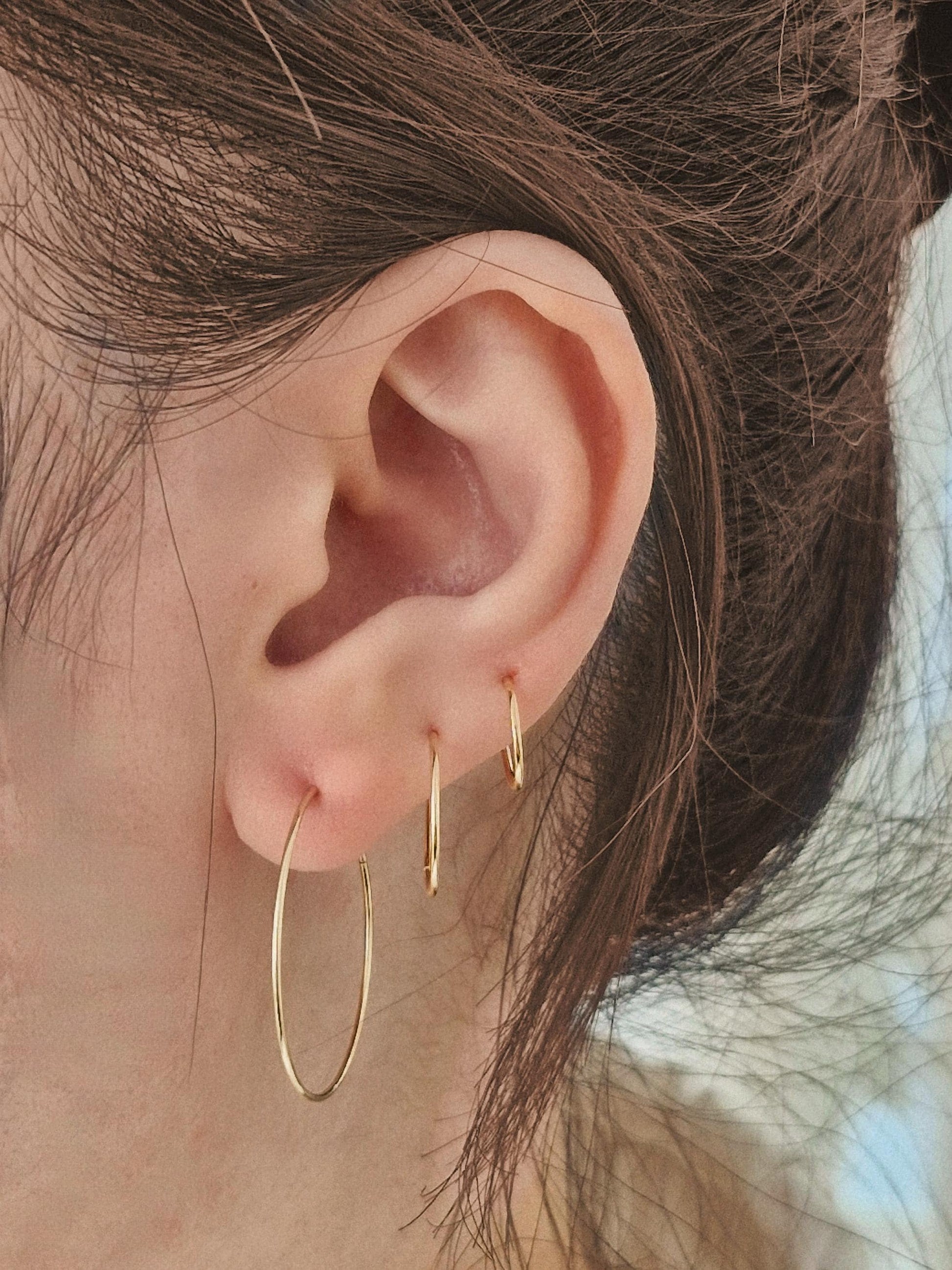slim thin 14k solid gold hoop. wire hoop earring.10mm 14mm 21mm 27mm
