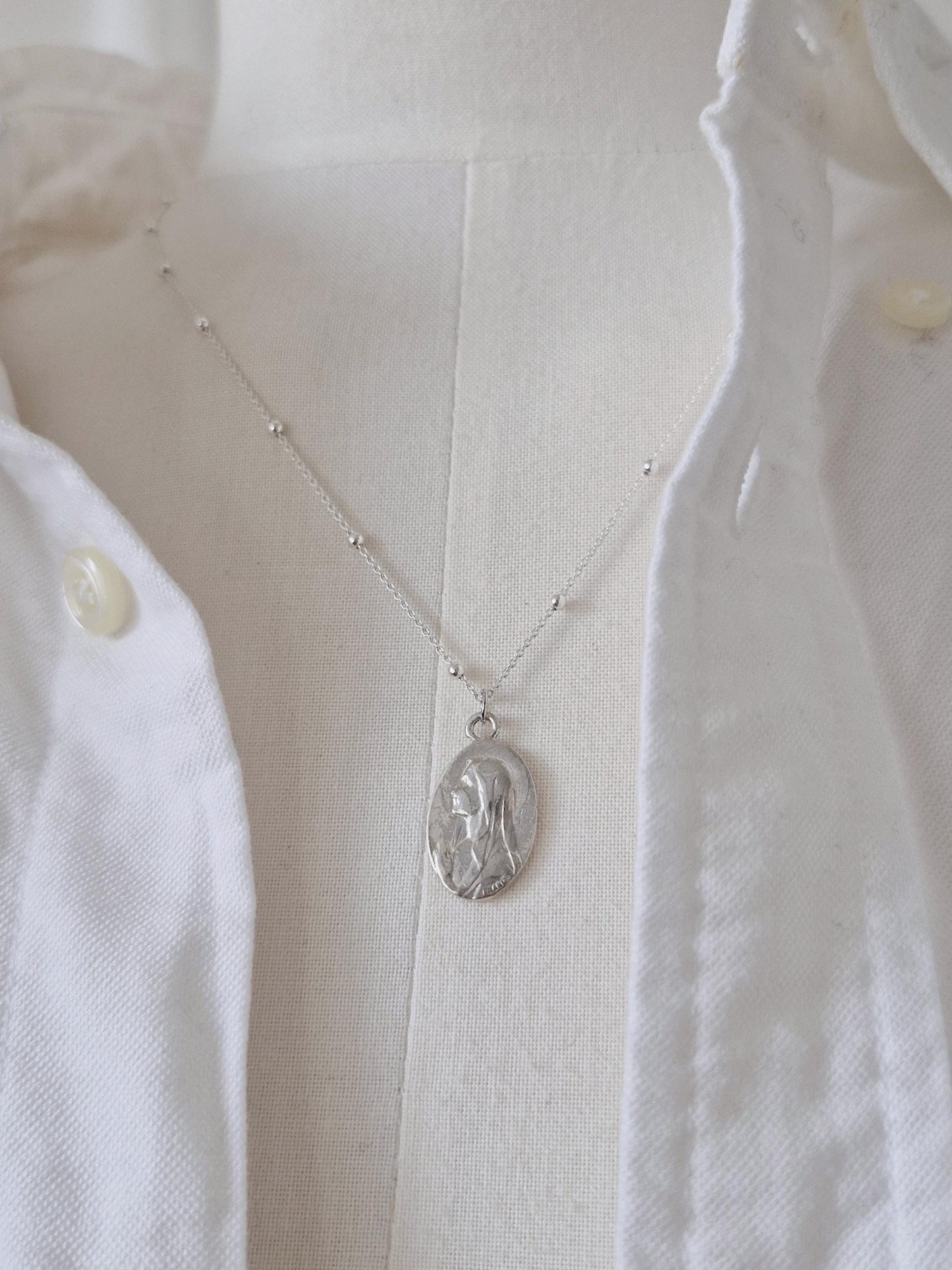 sterling silver 925 mary pendant necklace. praying mary pendant necklace.