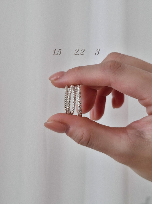 sterling silver twisted rope stacking ring. twisted ring.