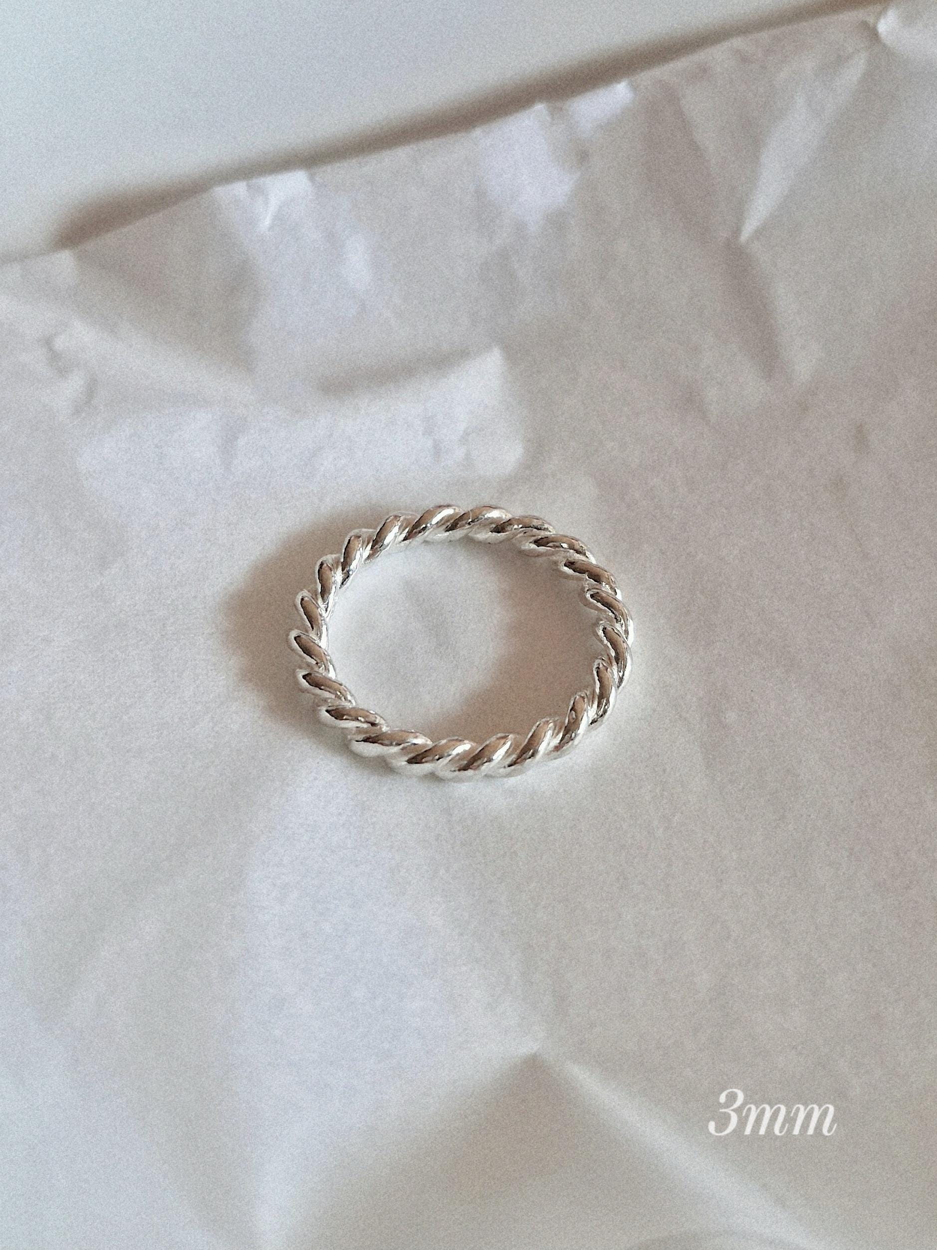 sterling silver twisted rope stacking ring. twisted ring.