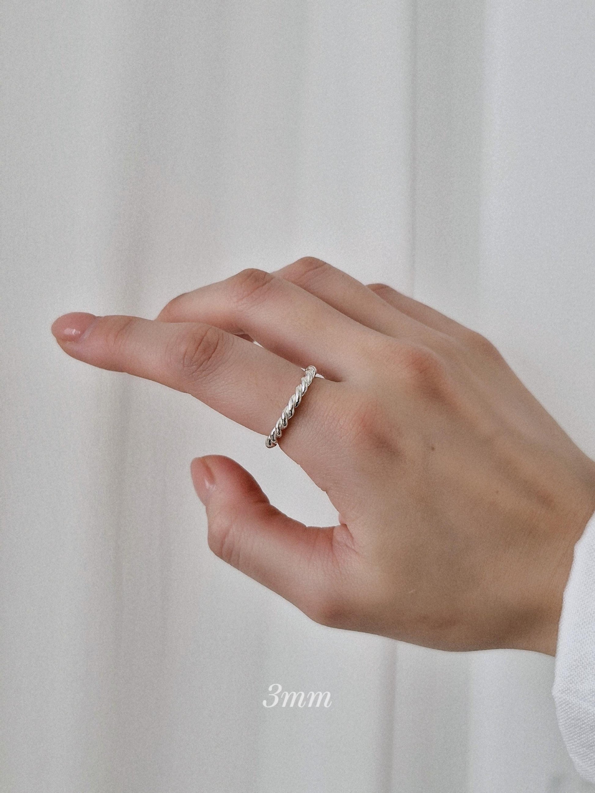 sterling silver twisted rope stacking ring. twisted ring.