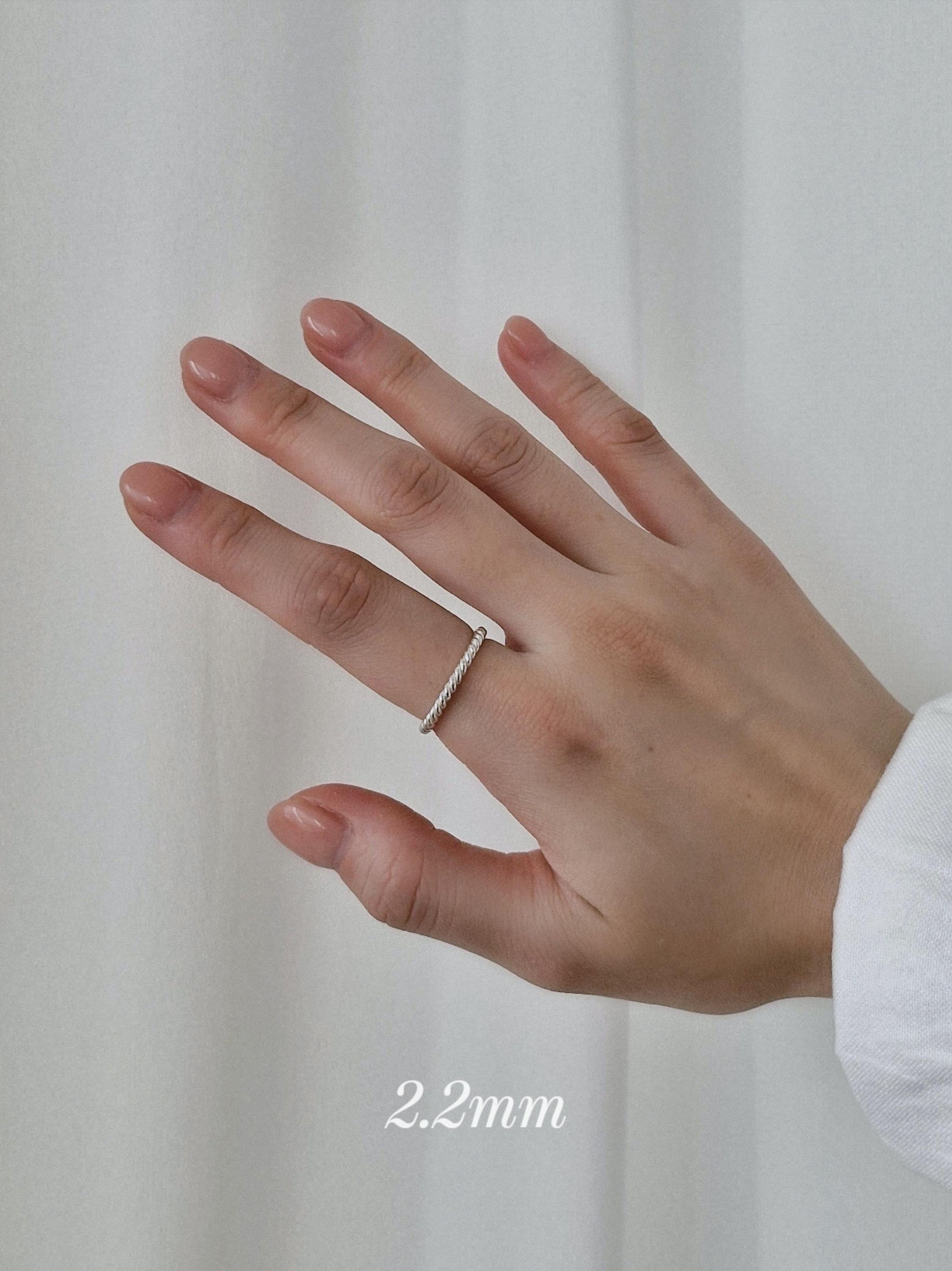 sterling silver twisted rope stacking ring. twisted ring.