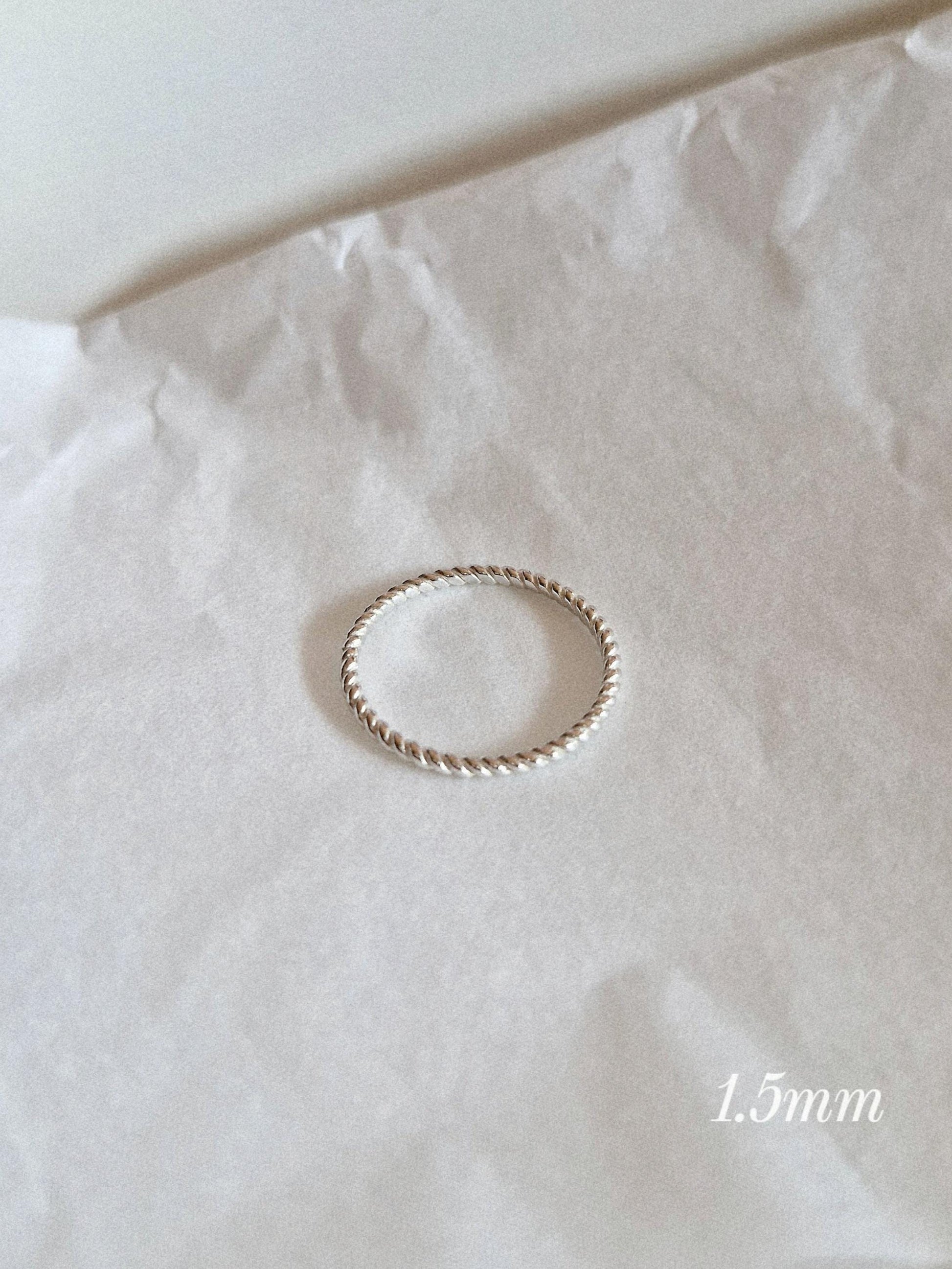 sterling silver twisted rope stacking ring. twisted ring.