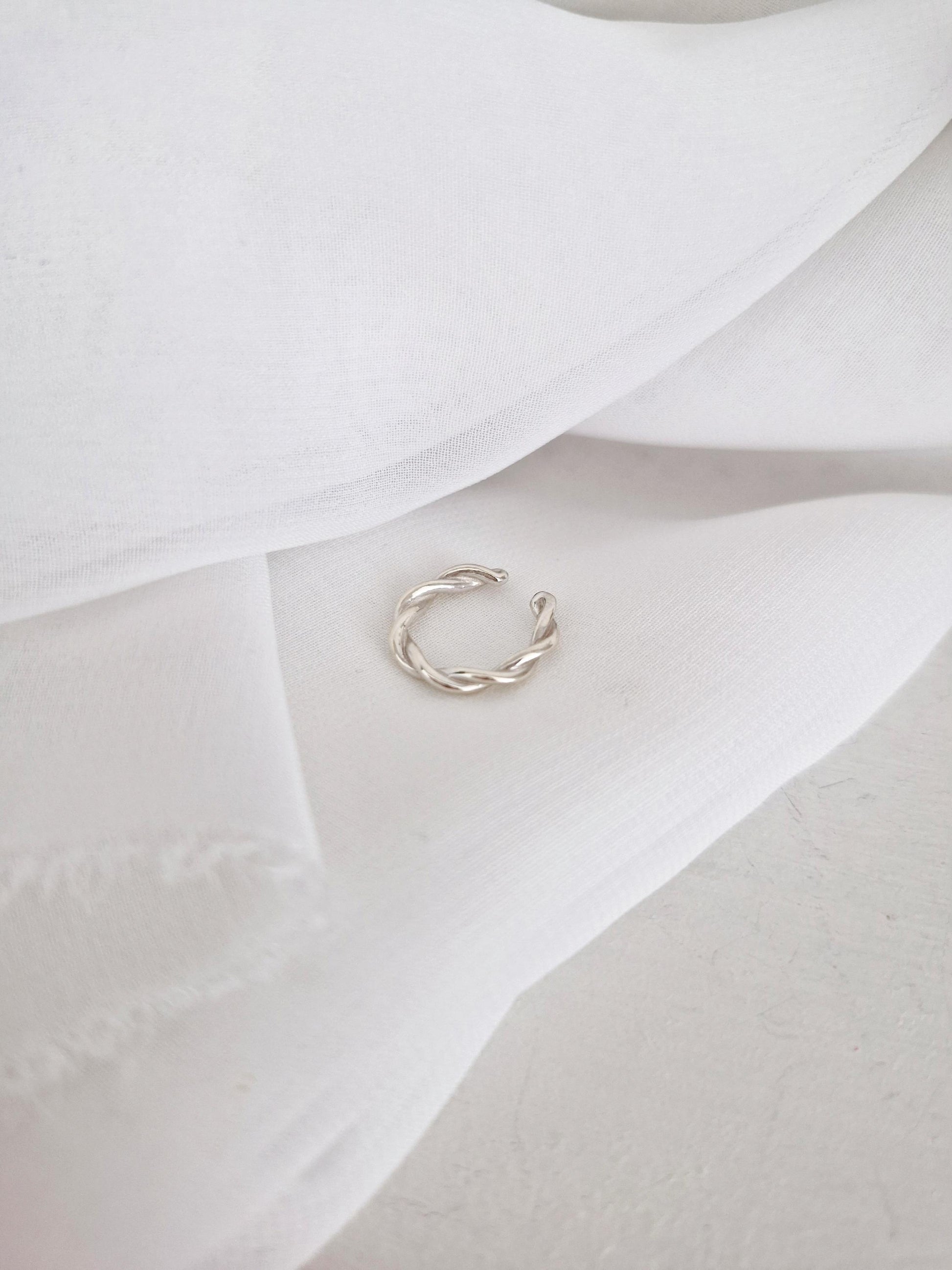 twist earcuff croissant earcuff 925 silver sterling. earwrap silver gold plated. Price for single.