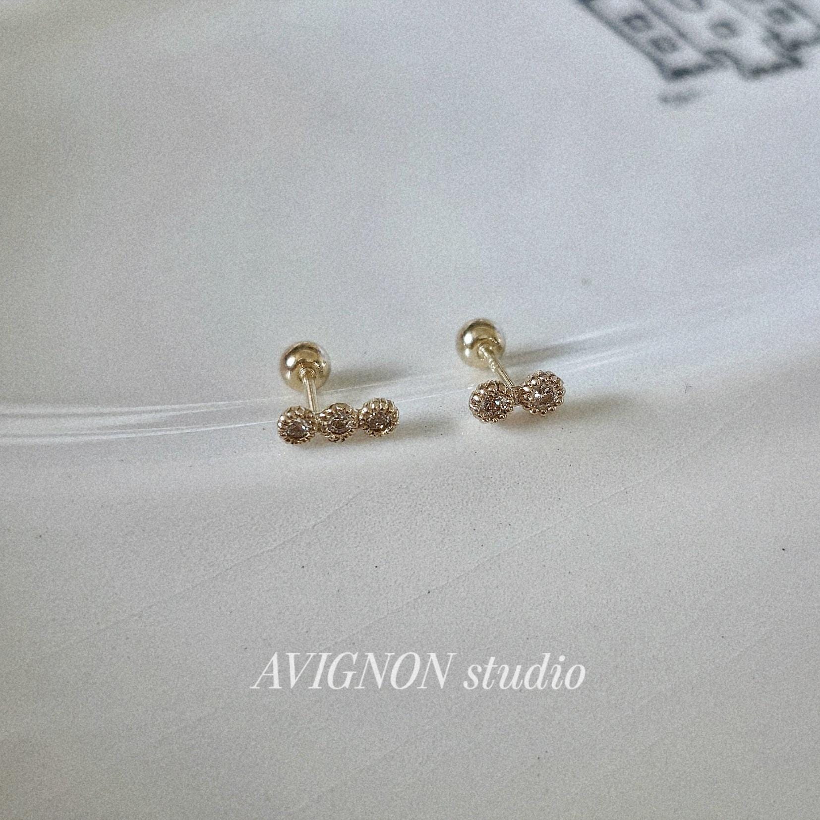 two tier, three tier lab diamond, moissanite  piercing. 14k solid gold diamond piercing.2-Tier & 3-Tier Diamond Bar Piercing.
