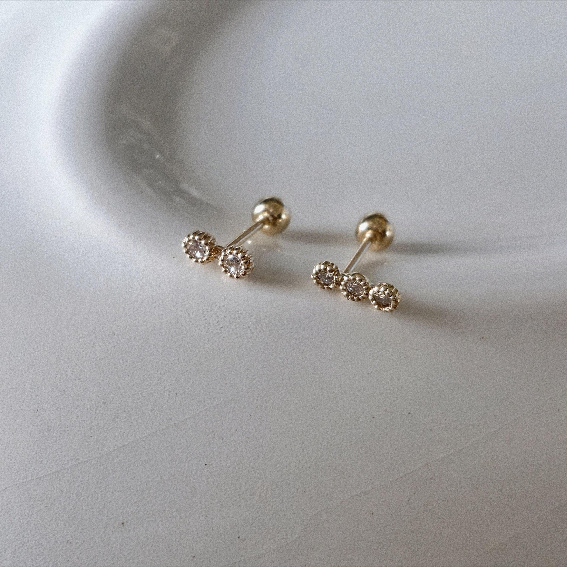 two tier, three tier lab diamond, moissanite  piercing. 14k solid gold diamond piercing.2-Tier & 3-Tier Diamond Bar Piercing.