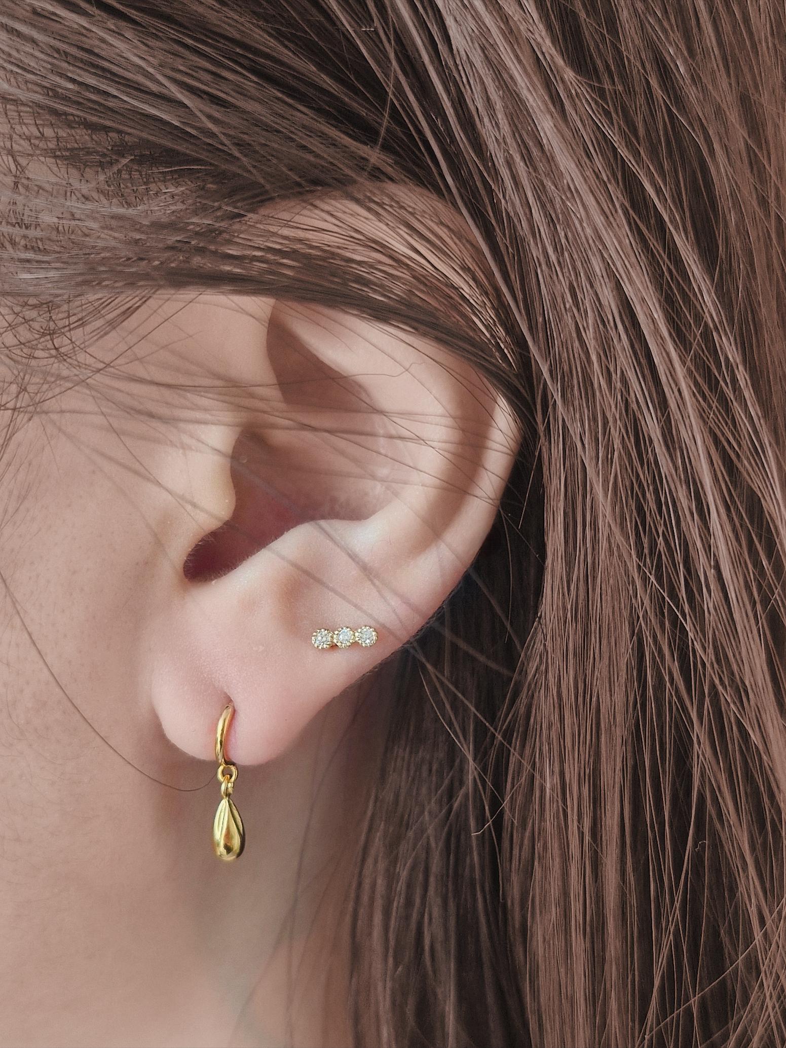 two tier, three tier lab diamond, moissanite  piercing. 14k solid gold diamond piercing.2-Tier & 3-Tier Diamond Bar Piercing.